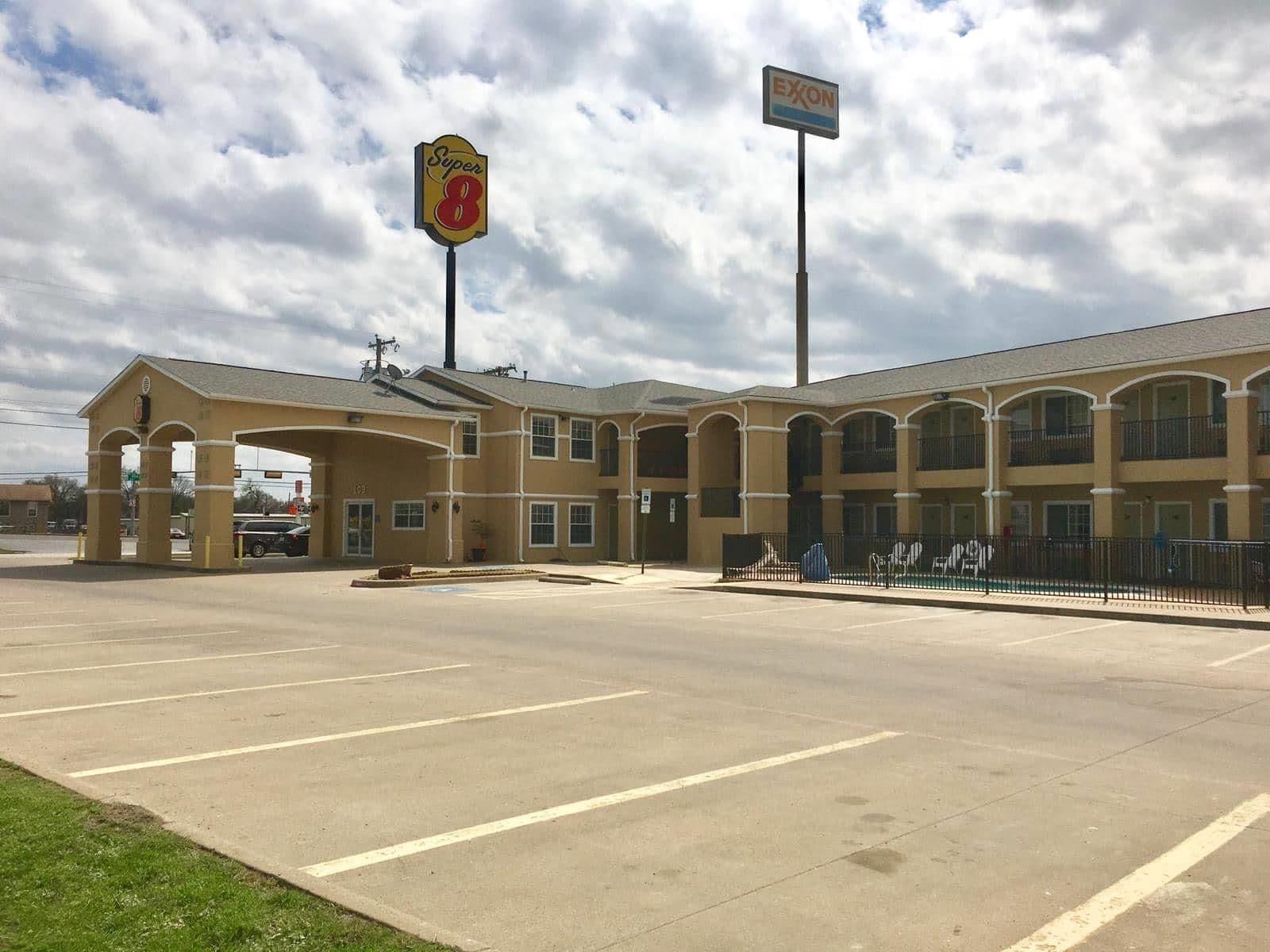 Super 8 By Wyndham Forney/East Dallas Buitenkant foto