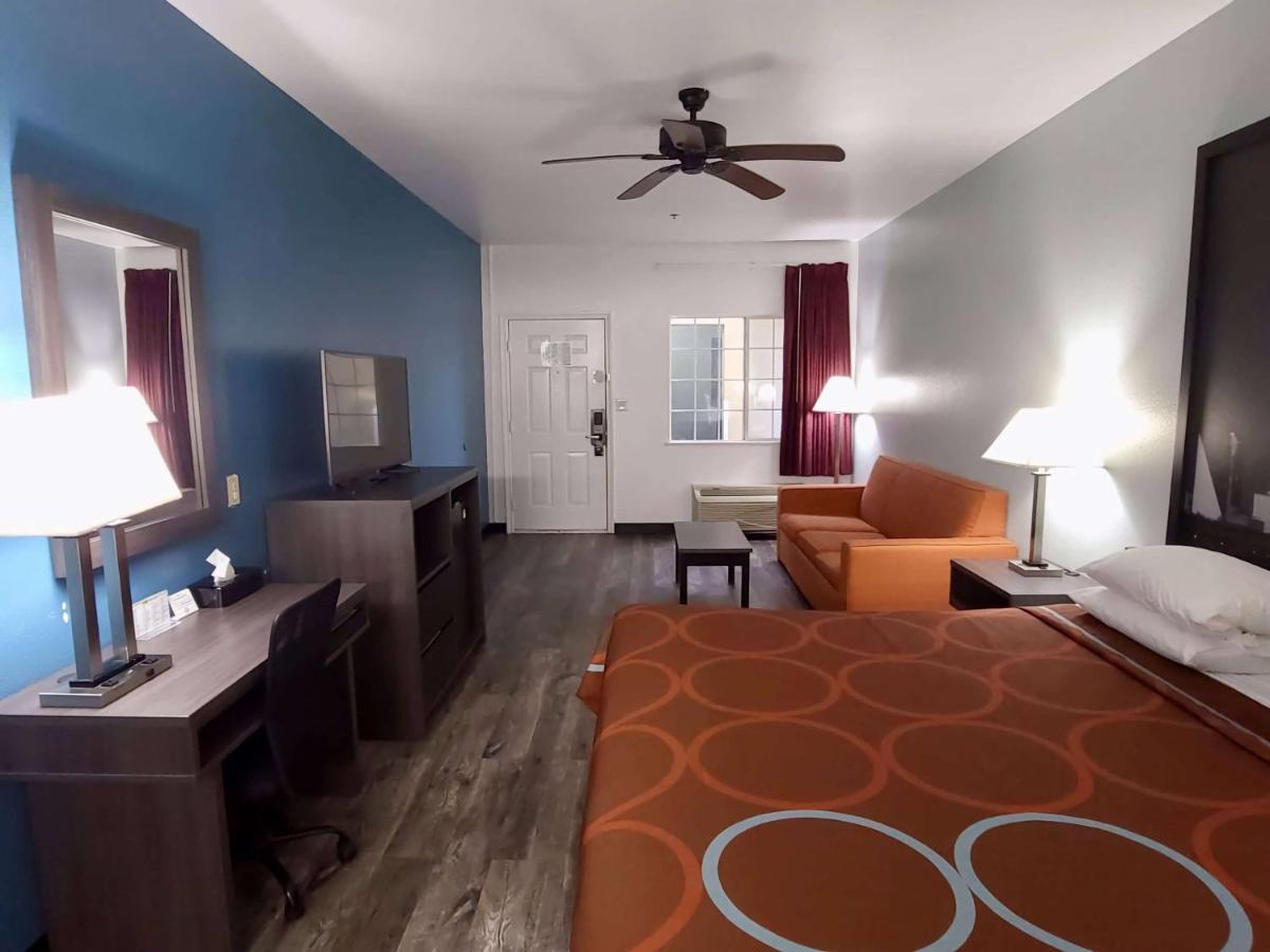 Super 8 By Wyndham Forney/East Dallas Buitenkant foto