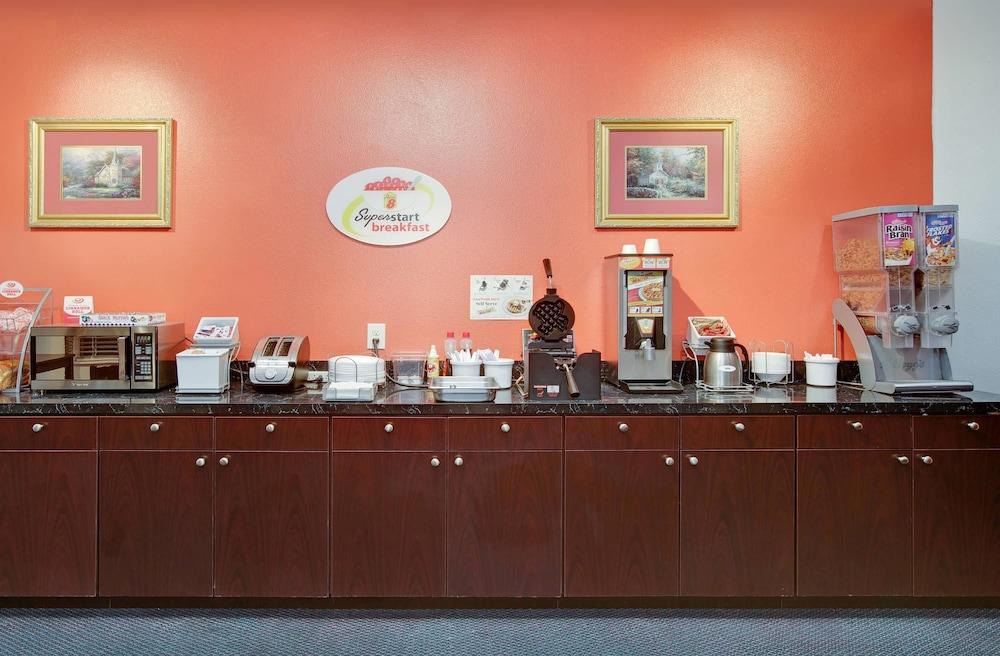 Super 8 By Wyndham Forney/East Dallas Buitenkant foto